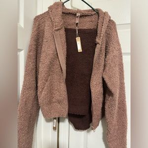 Brand New With Tags Skims Sweatsuit. Top is a SMALL pants are a L/XL